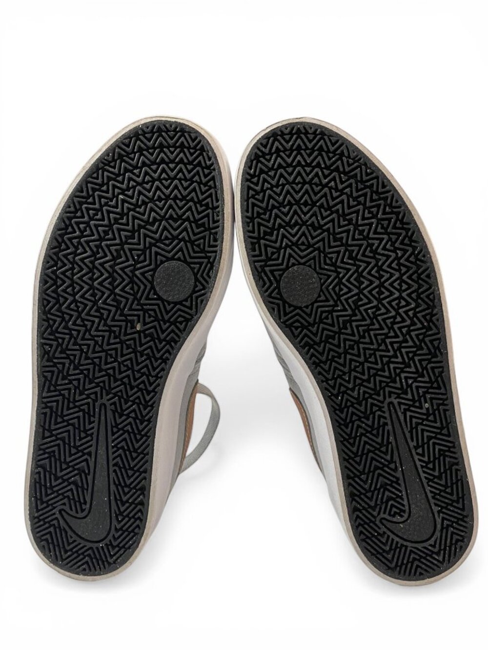 Nike SB Check Solarsoft Gray Sneakers Womens 6 Skate Shoes 921463-006 - Picture 11 of 11